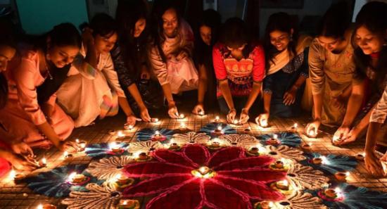 Hindus Worldwide Celebrate Deepavali